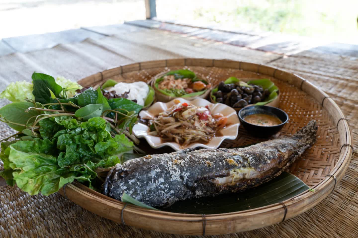 Đi khắp Việt Nam khám phá 6 món ăn nhất định phải thử - Ảnh 6.