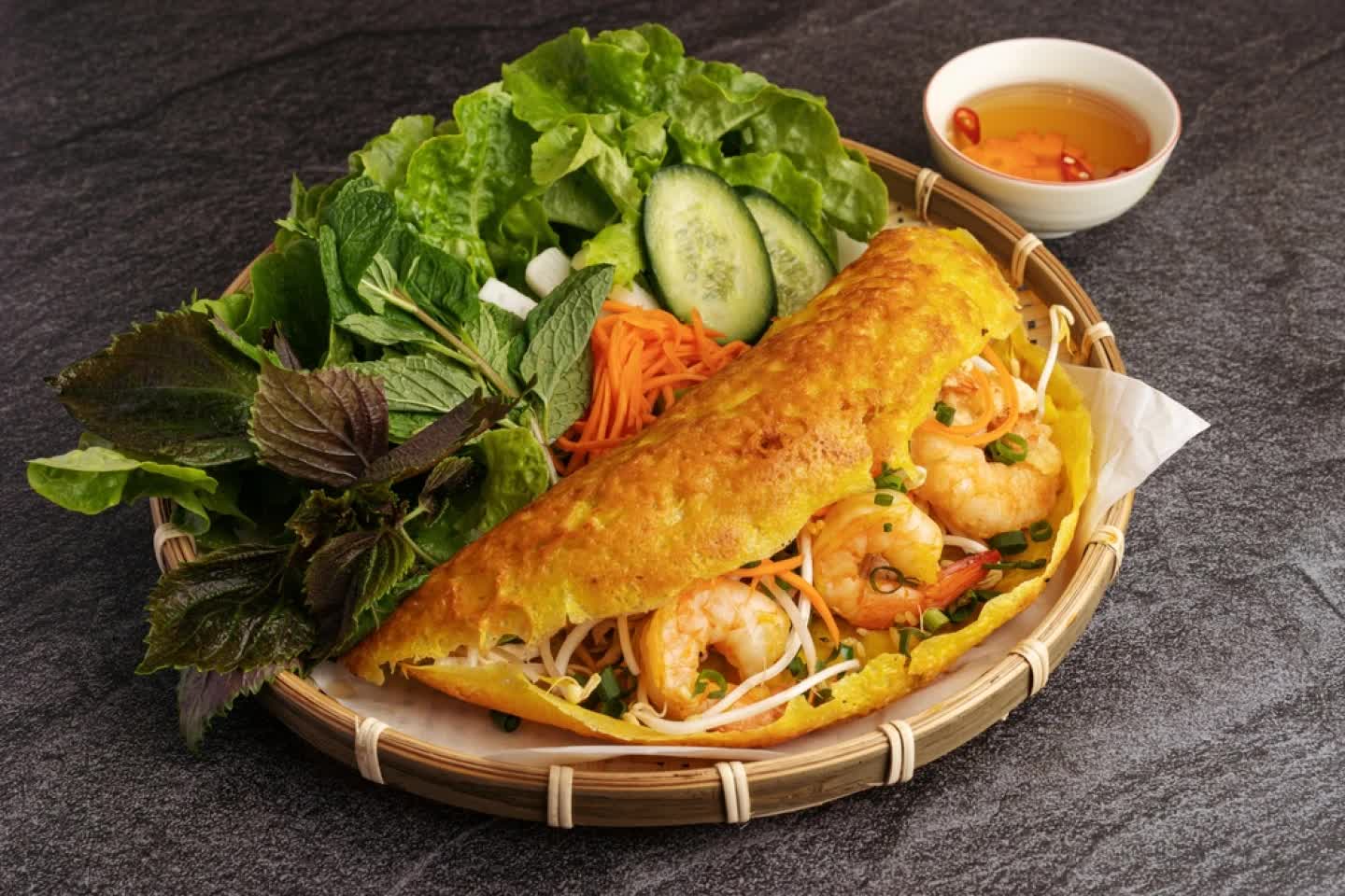 Đi khắp Việt Nam khám phá 6 món ăn nhất định phải thử - Ảnh 4.