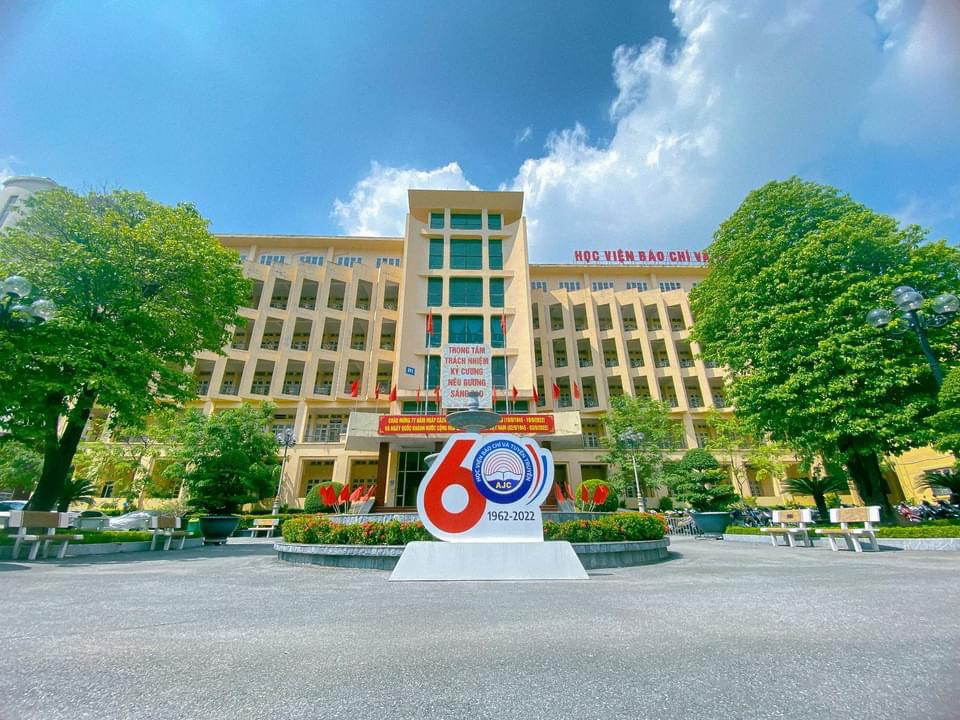 Ngành học dành cho những ai muốn trở thành BTV/MC truyền hình: Điểm chuẩn cao ngất ngưởng, tuyển sinh nhiều tổ hợp "độc lạ" - Ảnh 2.