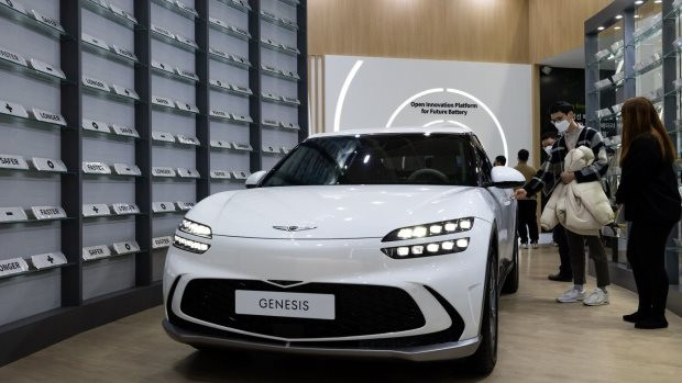 Hyundai 'sống chết' làm xe điện: Lên kế hoạch 10 năm chi tiết, chỉ trong 1 tháng đã thiết lập thành công dây chuyền sản xuất EV - Ảnh 2. Hyundai 'sống chết' làm xe điện: Lên kế hoạch 10 năm chi tiết, chỉ trong 1 tháng đã thiết lập thành công dây chuyền sản xuất EV - Ảnh 2.