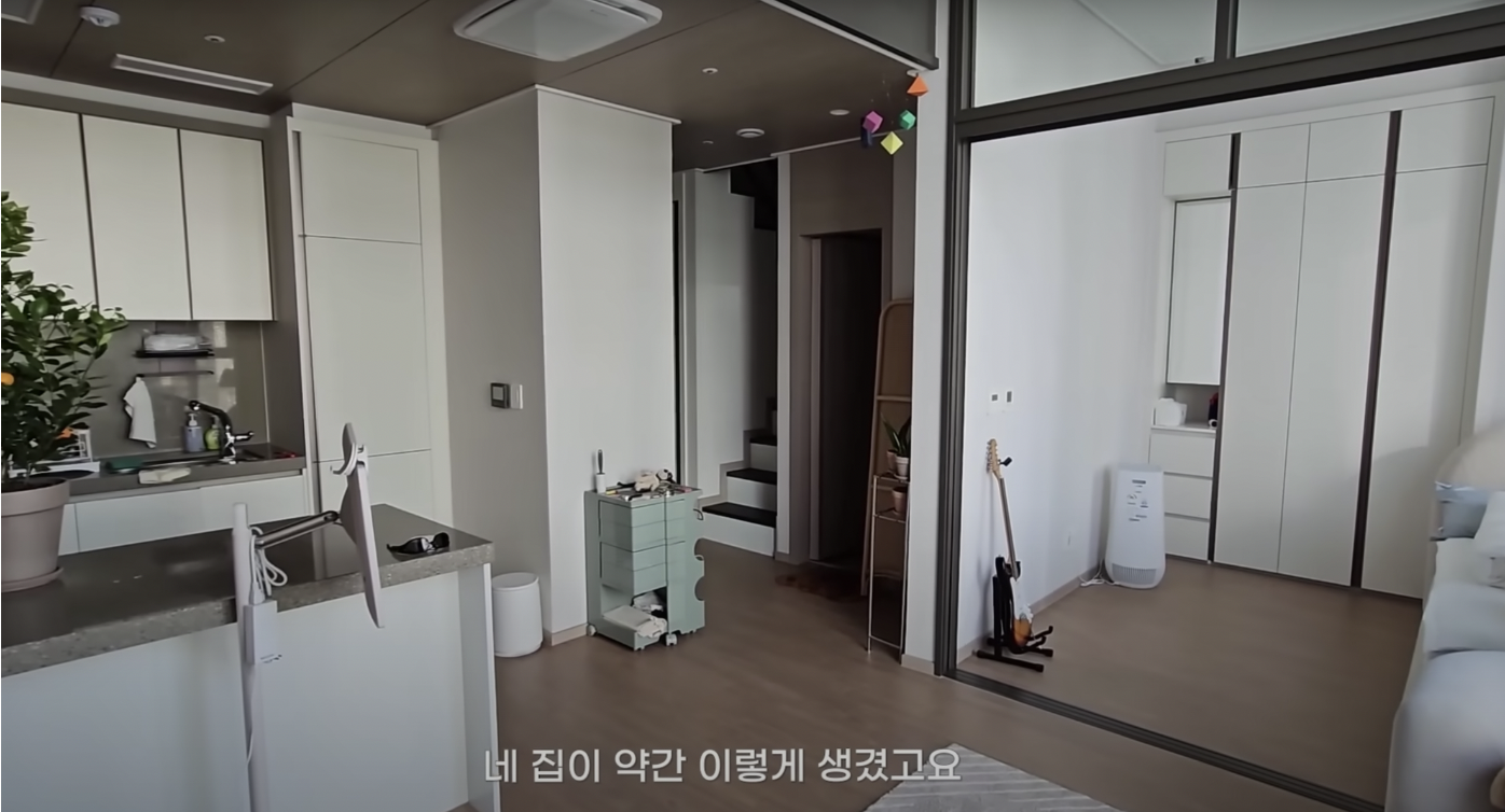 Có gì bên trong căn hộ của bạn gái tin đồn Park Seo Joon? - Ảnh 2.