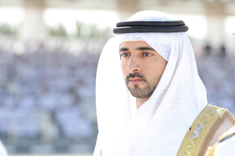 Thái tử đẹp trai nhất Dubai: Cuộc sống nhung lụa 'thích là nhích' bằng chuyên cơ đi khắp thế giới, BST toàn Ferrari, Lamborghini nhưng vẫn 'làm thêm' nhiều nghề vì một lý do - Ảnh 2.