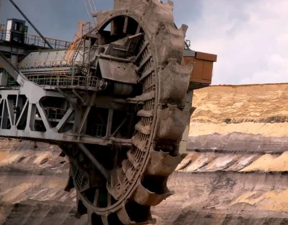 ‘Siêu cỗ máy’ tưởng chỉ có trong phim: Xúc nhanh gọn hơn 218 nghìn tấn đất mỗi ngày, chiều cao ‘khủng’ bằng tháp Big Ben, muốn sở hữu phải chi ít nhất 2,3 nghìn tỷ đồng - Ảnh 3.