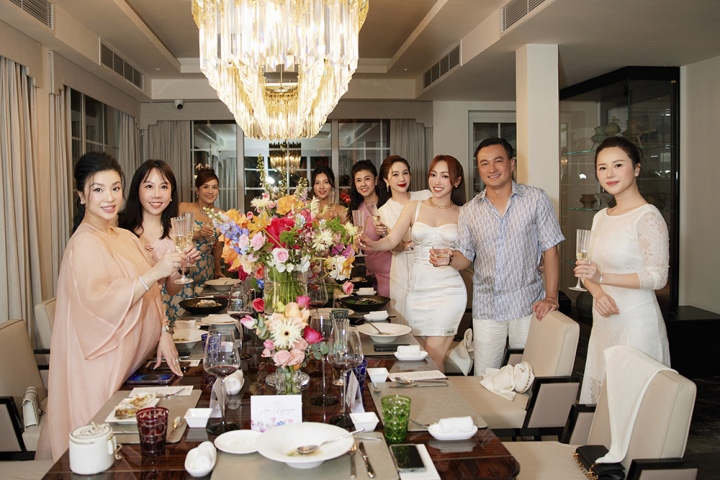 Chi Bảo tổ chức tiệc sinh nhật sang chảnh cho vợ trong biệt thự mới hoàn thiện - Ảnh 11.