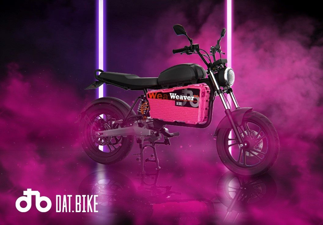 Loạt thương hiệu thi nhau &quot;đu trend&quot; BLACKPINK: Dat Bike &quot;hô biến&quot; xe thành màu hồng, Viettel Money chơi lớn tổ chức game săn vé xem idol - Ảnh 1.