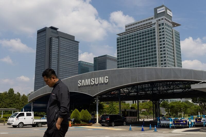 Gia tộc Samsung chật vật trả thuế thừa kế: Thế chấp cổ phiếu để vay nợ 3 tỷ USD, vợ cố Chủ tịch và các con gái phải bán bớt cổ phần - Ảnh 1.