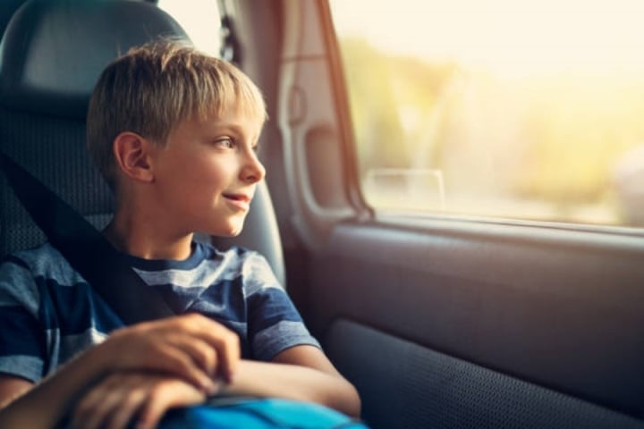 Những lưu ý quan trọng khi cho trẻ em đi xe ô tô - Ảnh 1.