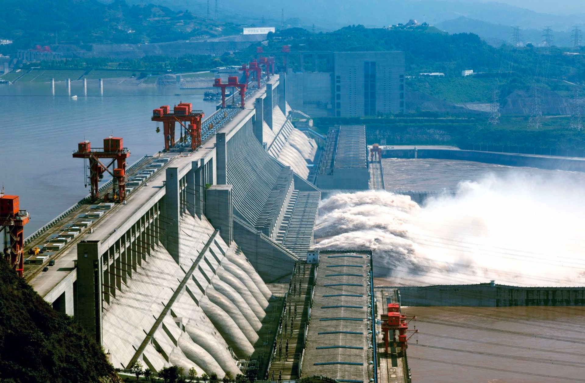 Quốc gia cạnh Việt Nam sở hữu nguồn thuỷ điện lớn nhất thế giới chưa được khai thác: Đủ nguồn cung cho hơn 400.000 hộ, chuẩn bị xây con đập lớn nhất thế giới - Ảnh 2.