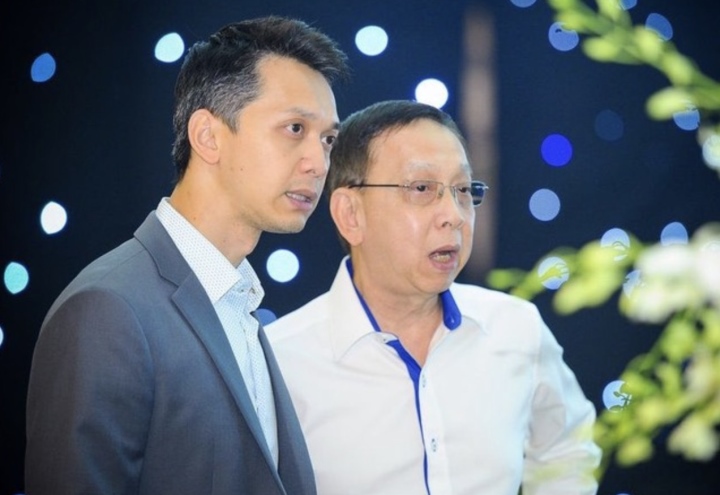Chân dung Chủ tịch Ngân hàng ACB Trần Hùng Huy nhảy 'dưới mưa' gây bão mạng - Ảnh 2.