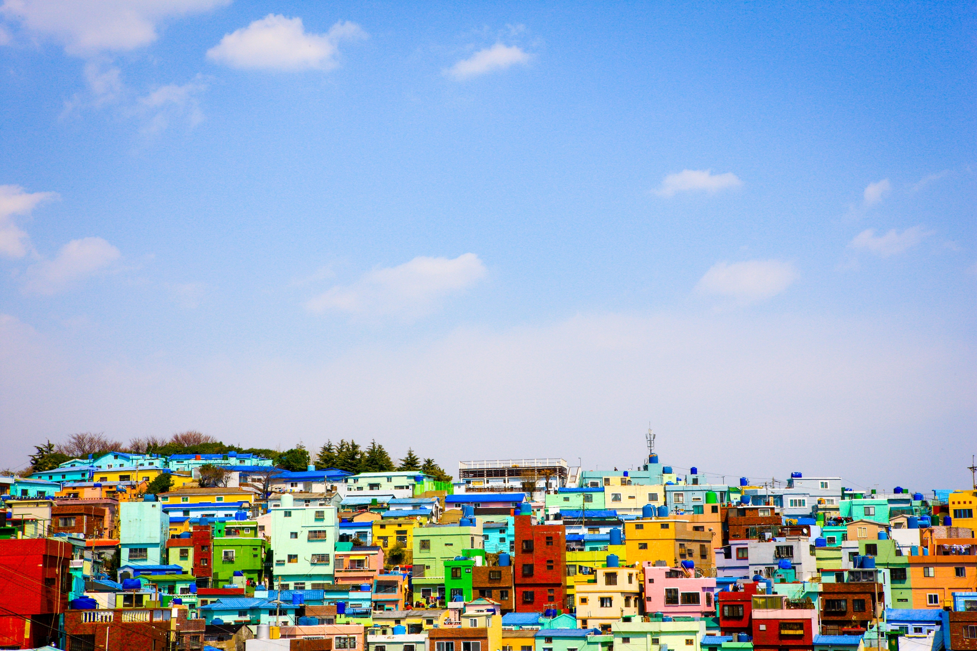 Có gì đặc biệt ở ngôi làng sắc màu được mệnh danh là 'Santorini của Hàn Quốc'? - Ảnh 3.