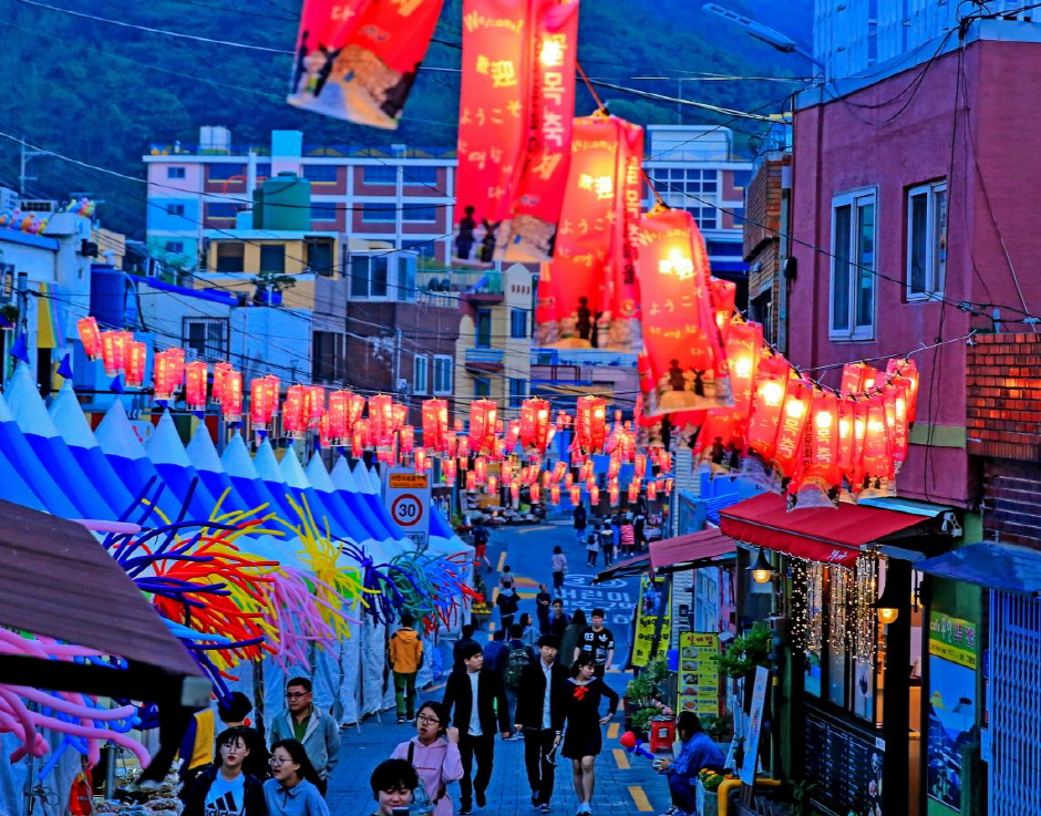 Có gì đặc biệt ở ngôi làng sắc màu được mệnh danh là 'Santorini của Hàn Quốc'? - Ảnh 4.