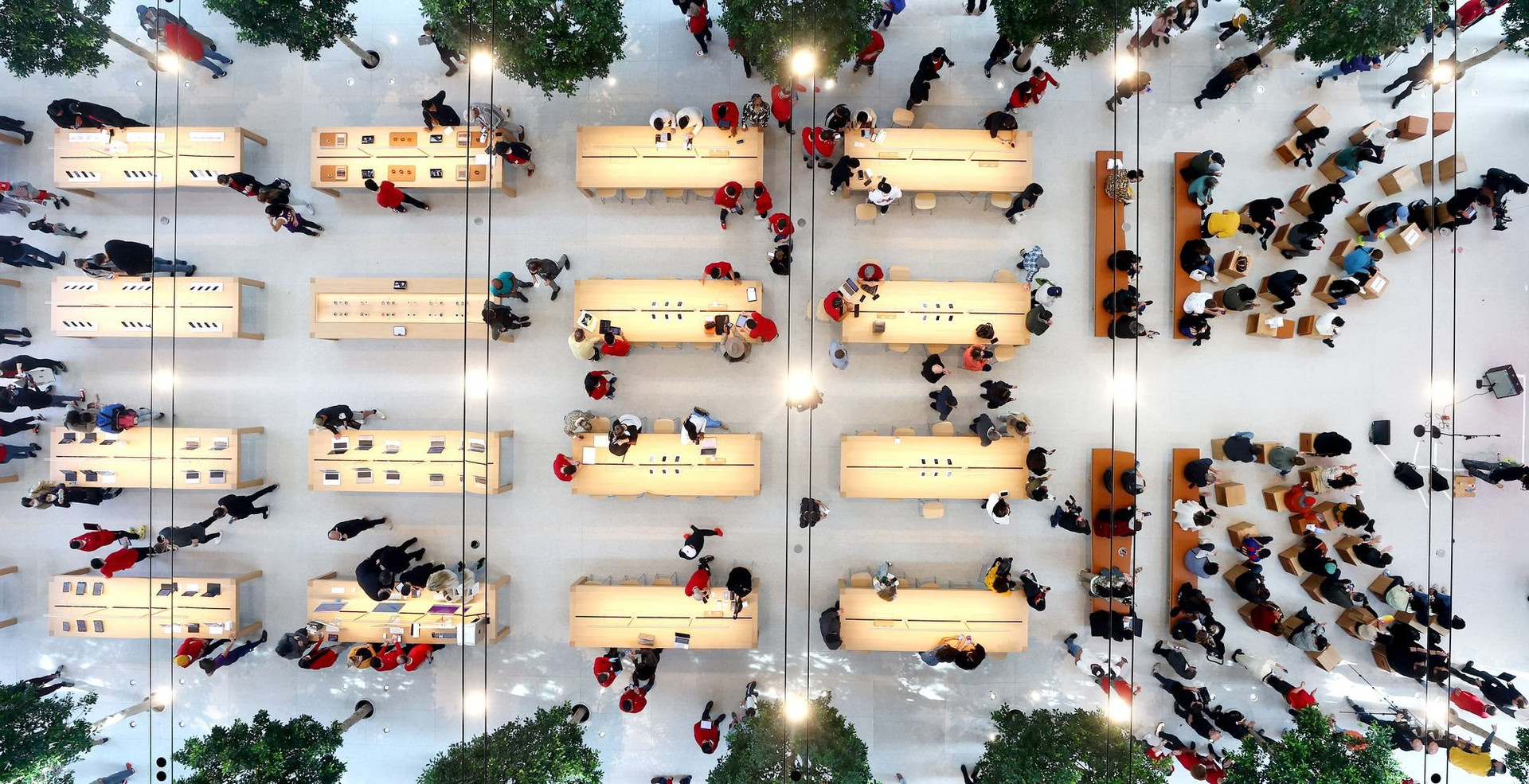 Apple chính thức đạt vốn hoá 3.000 tỷ USD: Lớn mạnh gấp đôi Google, ngưỡng 4.000 tỷ USD trong tầm tay - Ảnh 2.