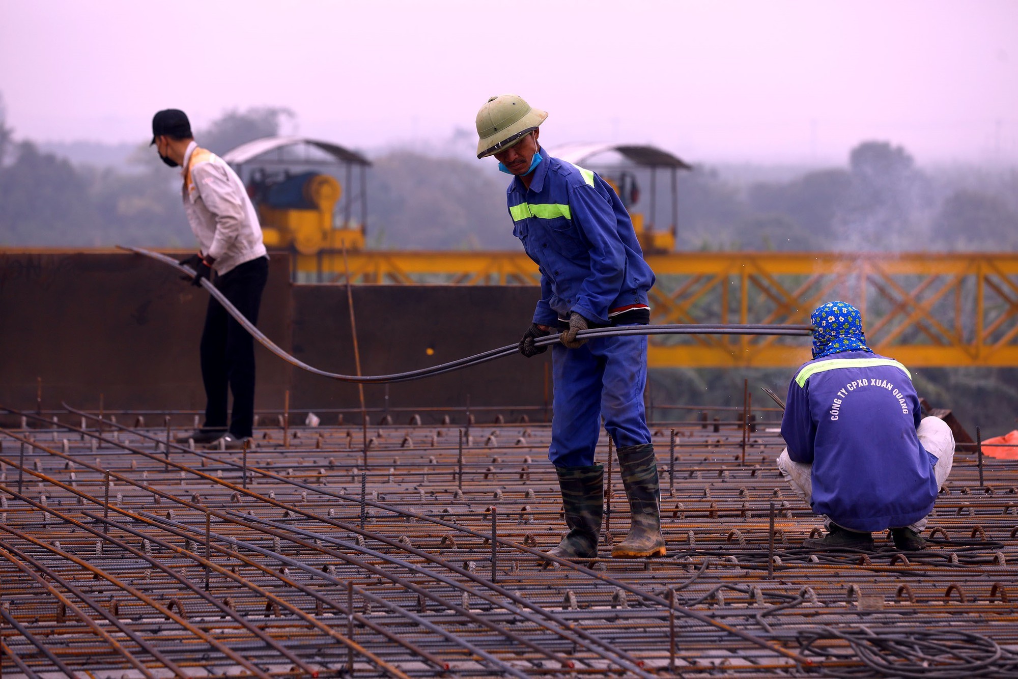 Kinh tế Việt Nam nỗ lực vượt khó - Ảnh 2.