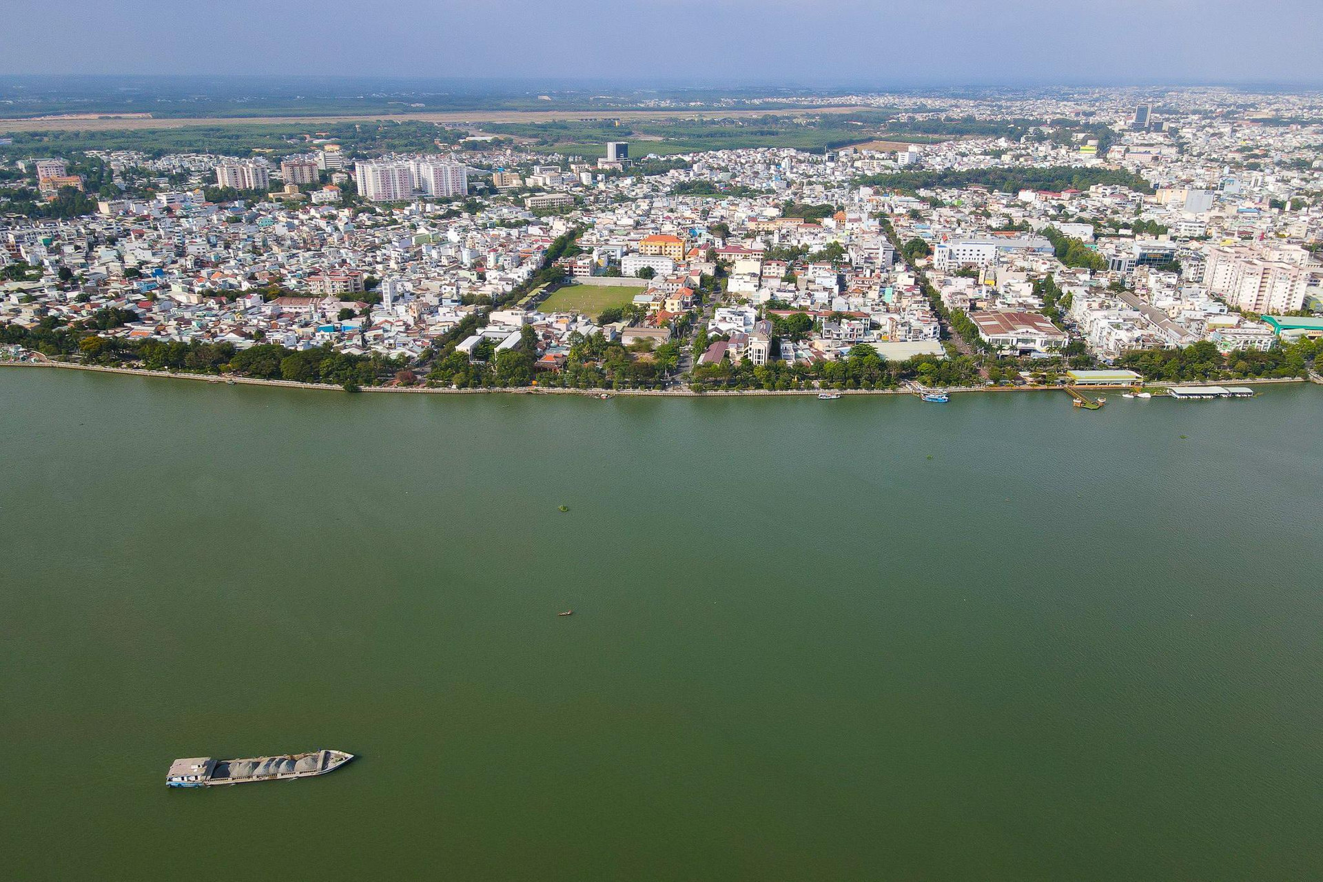 Diện mạo tỉnh có nhiều khu công nghiệp nhất Việt Nam - Ảnh 2.