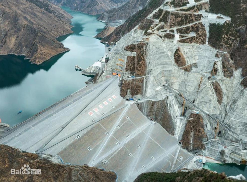 Trung Quốc xây đập thủy điện ở &quot;lưng chừng trời&quot;, liên tục xô đổ những kỷ lục vô tiền khoáng hậu: Nằm ở độ cao 3.000m, riêng thân đập cần tới 43 triệu m3 vật chất để lấp đầy - Ảnh 1.