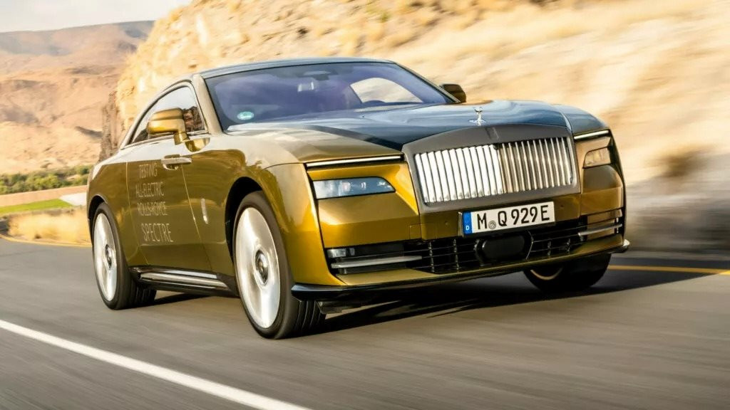 ‘Chảnh’ như Rolls-Royce: Khách bỏ nửa triệu USD mua xe điện đầu tiên của hãng phải chứng minh ‘nhân phẩm’, bán lại kiếm lời sẽ lập tức bị cho vào ‘blacklist’ - Ảnh 2.