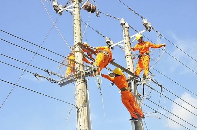 Bộ Công Thương: EVN vi phạm trong chỉ đạo, vận hành hệ thống điện quốc gia mùa khô 2023 - Ảnh 1.