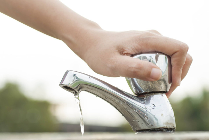 Những món đồ tiện ích đơn giản giúp bạn tiết kiệm nước trong mùa hè này - Ảnh 3.