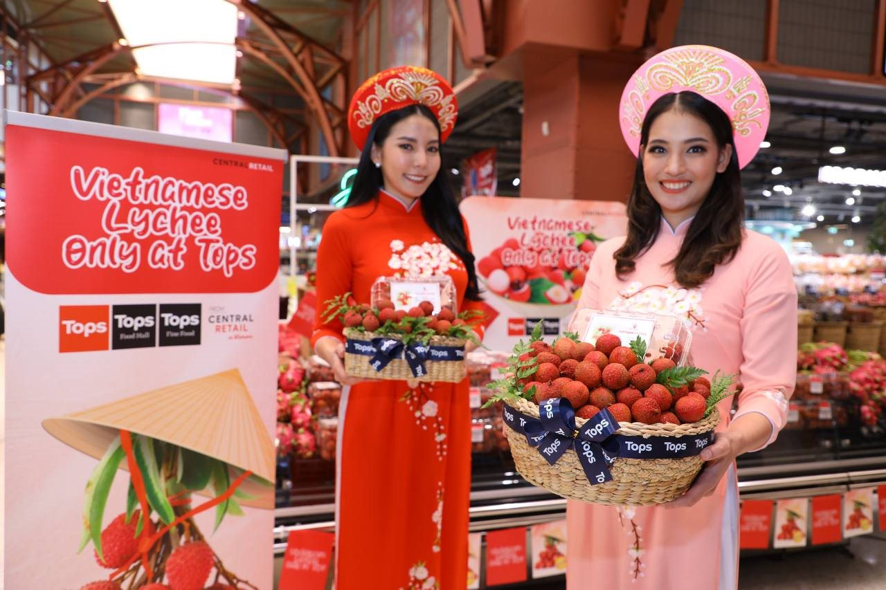 Vải thiều Bắc Giang lên kệ siêu thị Thái Lan, giá hơn 170.000 đồng/kg - Ảnh 1.