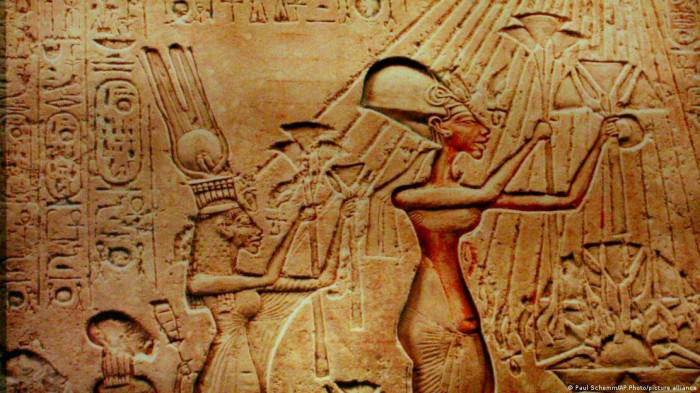 Tại sao Nữ hoàng Ai Cập Nefertiti vẫn mê hoặc mọi người đến tận ngày nay? - Ảnh 2.