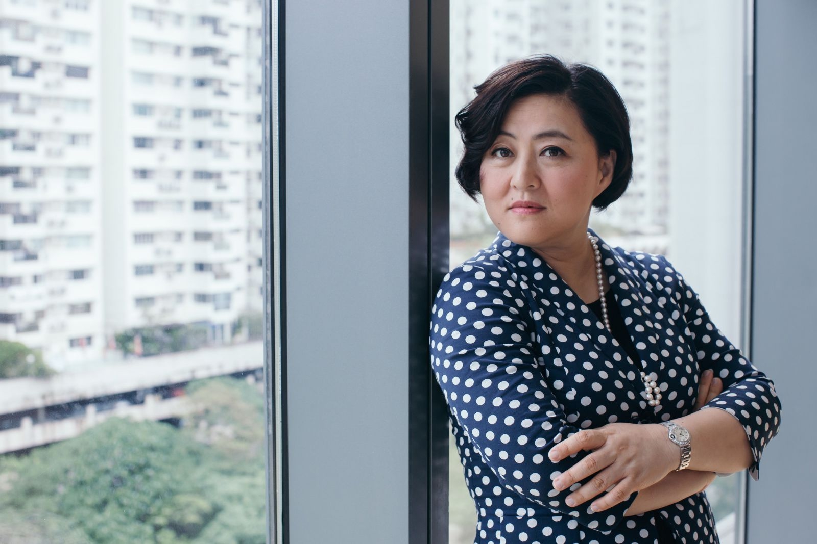 Từng bị bố đánh vì bỏ học, người phụ nữ lật ngược cuộc đời trở thành 'bà đầm thép' của giới đầu tư, 'chống lưng' cho hàng loạt gã khổng lồ Trung Quốc - Ảnh 2.