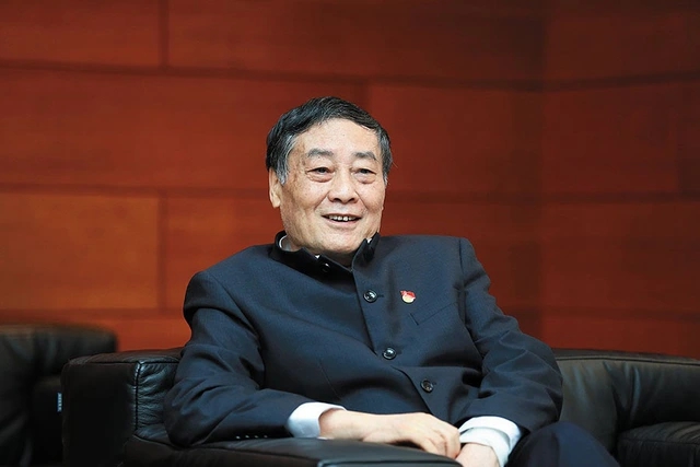 Từng bị bố đánh vì bỏ học, người phụ nữ lật ngược cuộc đời trở thành 'bà đầm thép' của giới đầu tư, 'chống lưng' cho hàng loạt gã khổng lồ Trung Quốc - Ảnh 3.