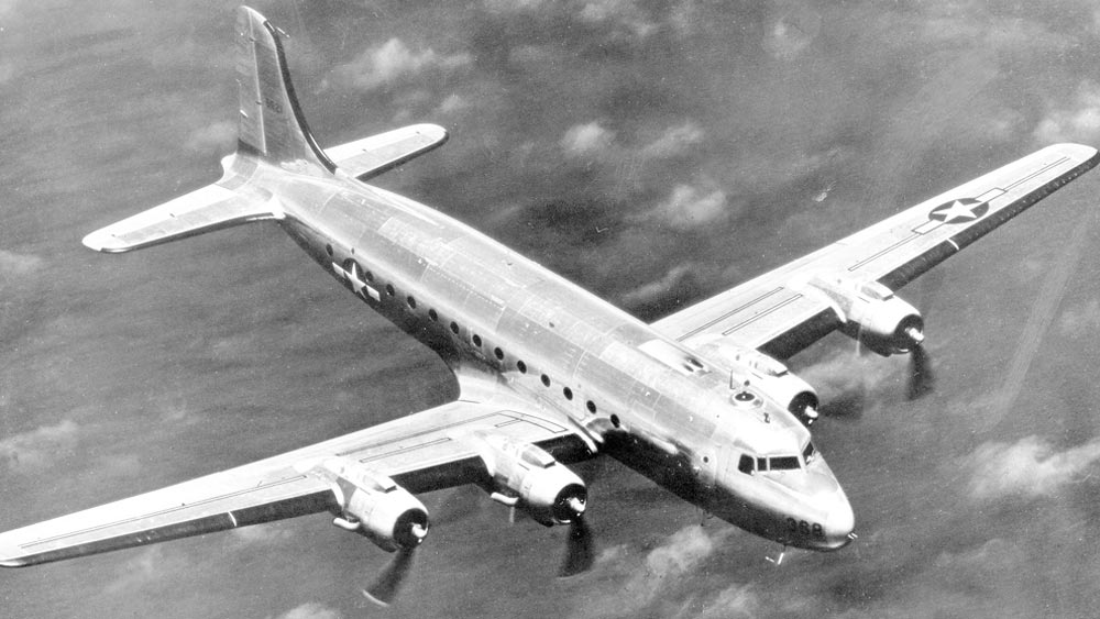 Sự thật về máy bay chở 92 người biến mất không dấu vết, 35 năm sau hạ cánh với cảnh tượng kinh hoàng - Ảnh 1.