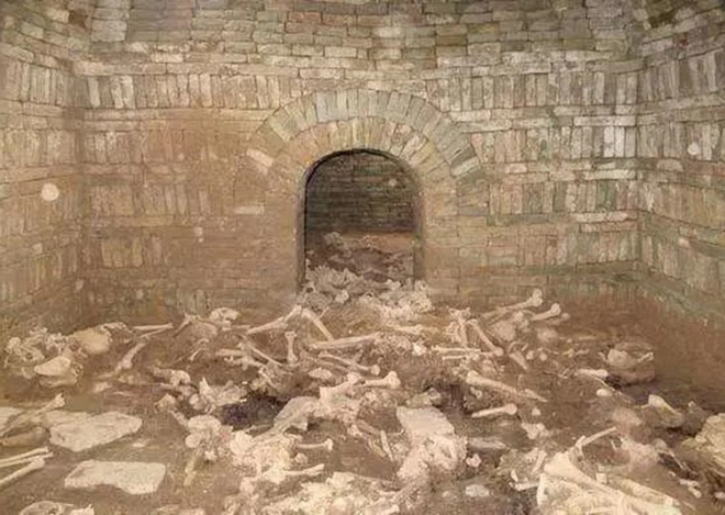 Cạm bẫy chống trộm trong ngôi mộ 1.000 năm khiến các chuyên gia không ngờ - Ảnh 3.