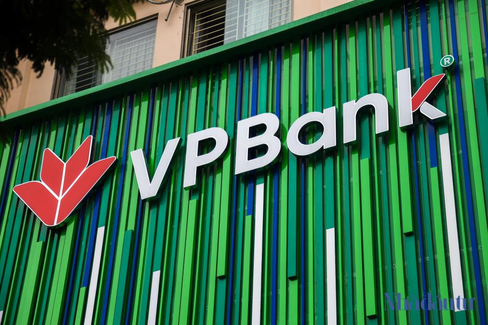 Tổng giám đốc VPBank: Lợi nhuận ước giảm hơn 1.000 tỷ đồng vì giảm lãi suất - Ảnh 1.
