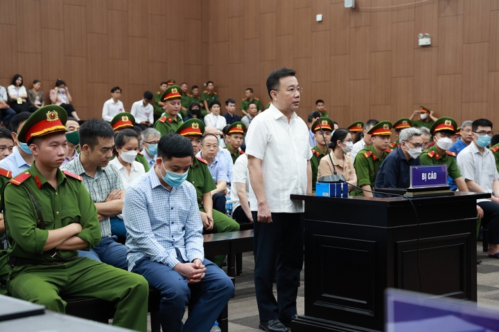 Cựu Phó Chủ tịch Hà Nội Chử Xuân Dũng: 'Tôi là tội đồ trong phòng chống dịch' - Ảnh 1.