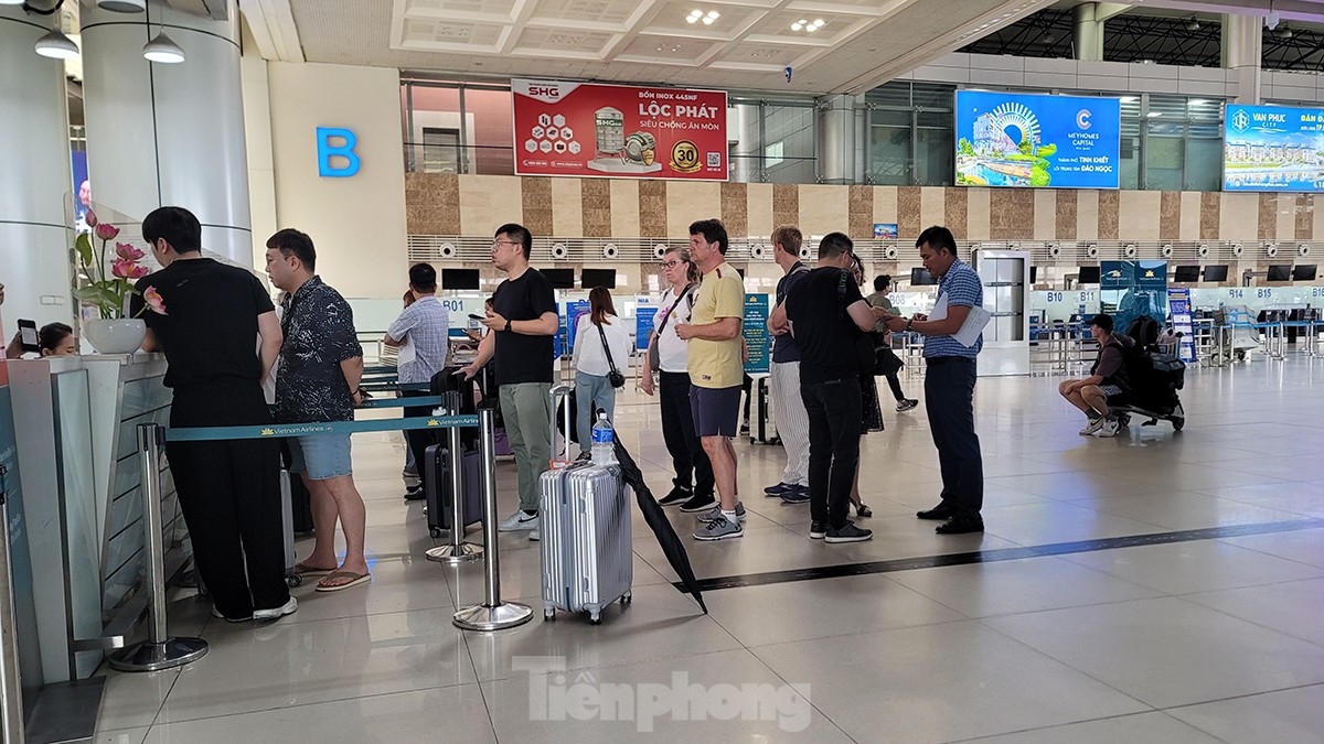 Hình ảnh sân bay Nội Bài 'cửa đóng, then cài' tránh bão số 1 đổ bộ - Ảnh 6.
