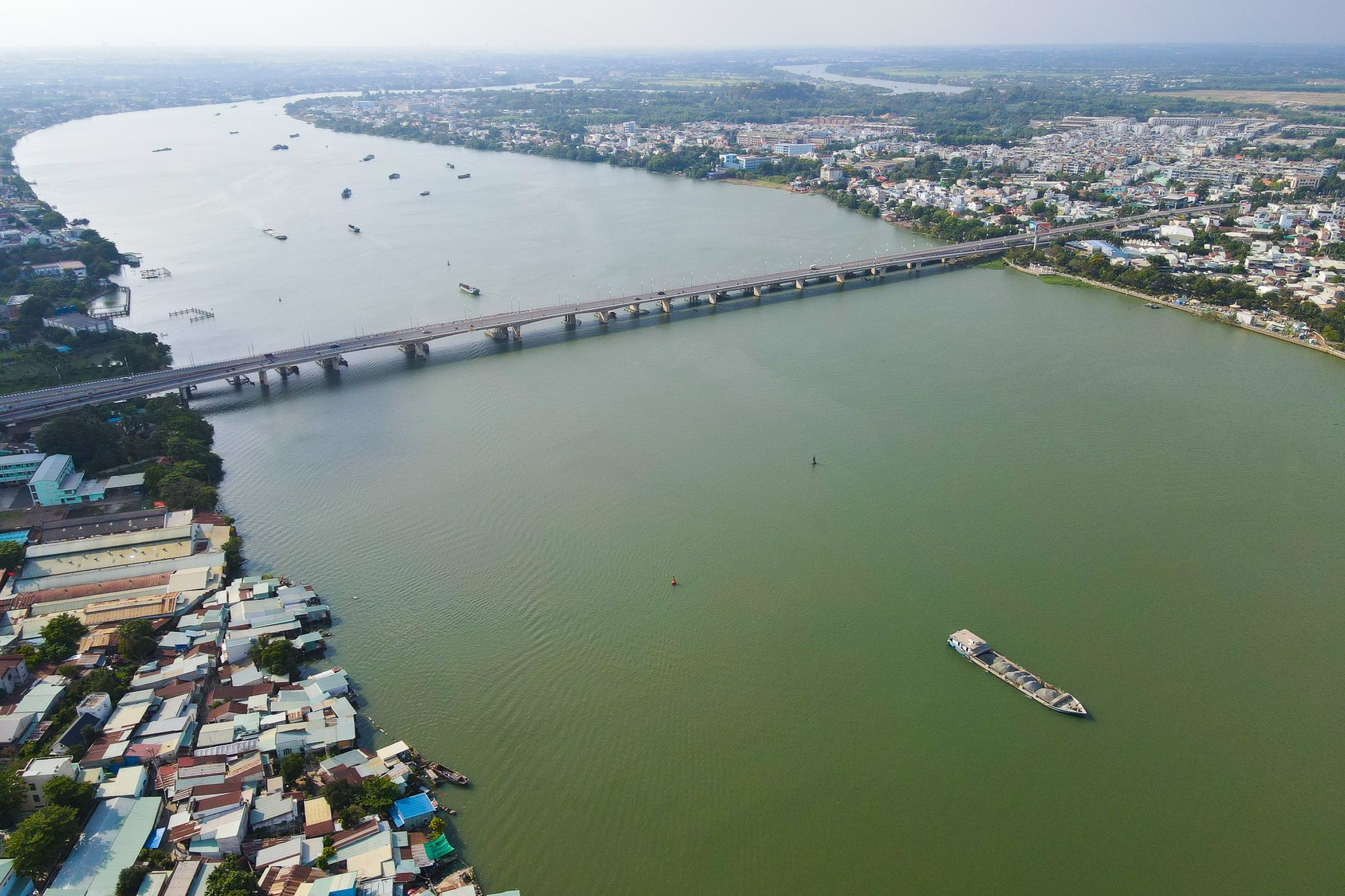 Sông nội địa dài nhất Việt Nam, có lưu vực đóng góp 1/3 GDP cả nước - Ảnh 2.