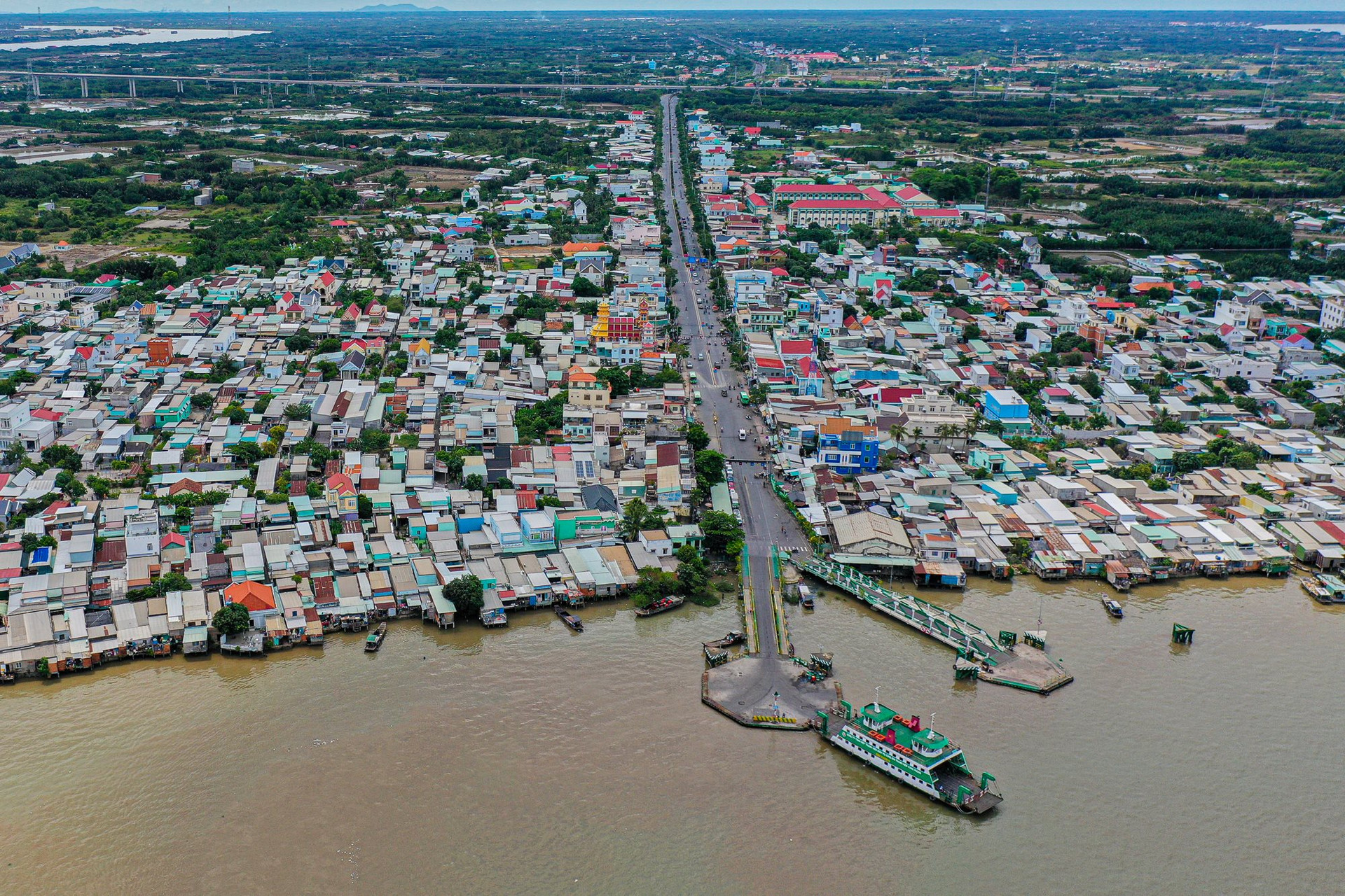 Sông nội địa dài nhất Việt Nam, có lưu vực đóng góp 1/3 GDP cả nước - Ảnh 10.