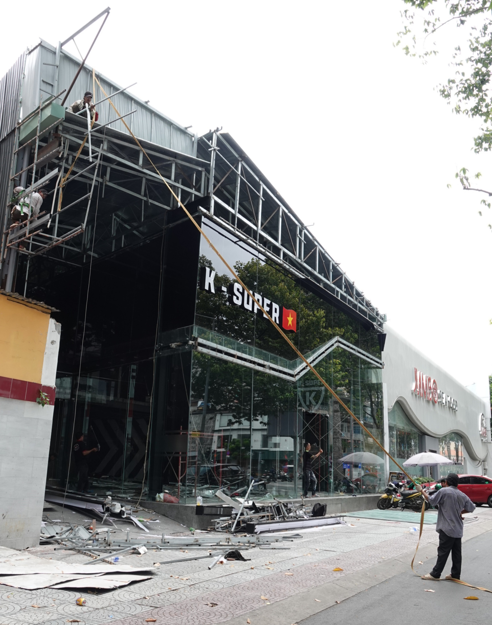 Showroom K-Super của Phan Công Khanh chính thức bị tháo dỡ  - Ảnh 5.