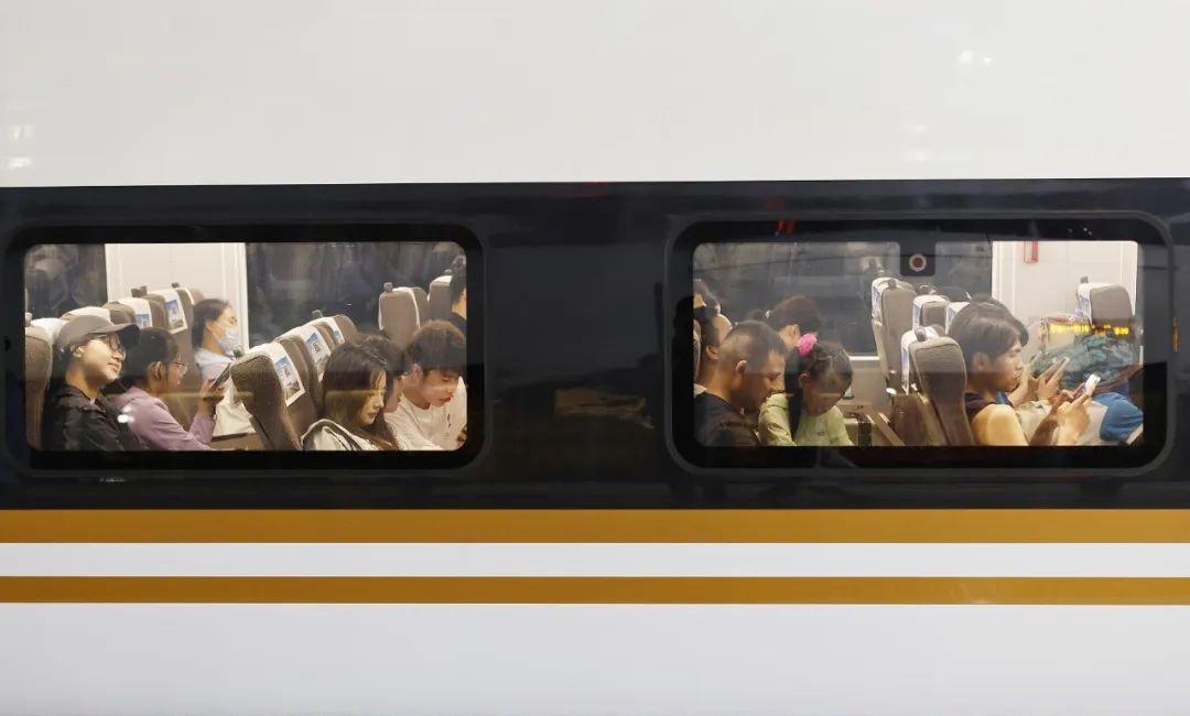 Tâm lý "ghét trẻ con" hay điều mà nhiều người ghét chính là "cách các&nbsp;ông bố bà&nbsp;mẹ dễ dãi với những đứa trẻ ngỗ nghịch"? - Ảnh 2.