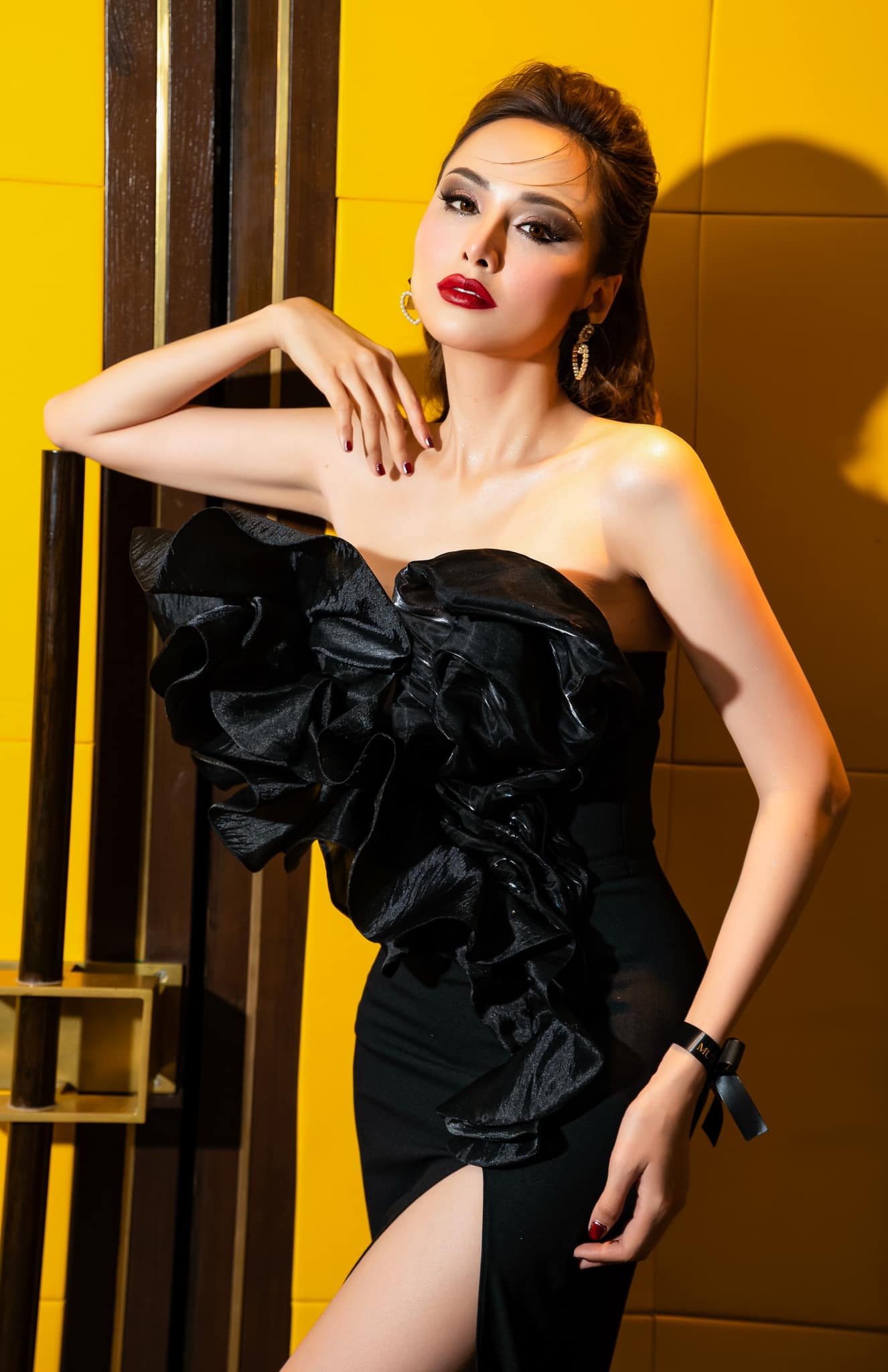 Nhan sắc tuổi 33 của hoa hậu Việt từng kiếm được 1 tỷ đồng trong 30 phút - Ảnh 4.