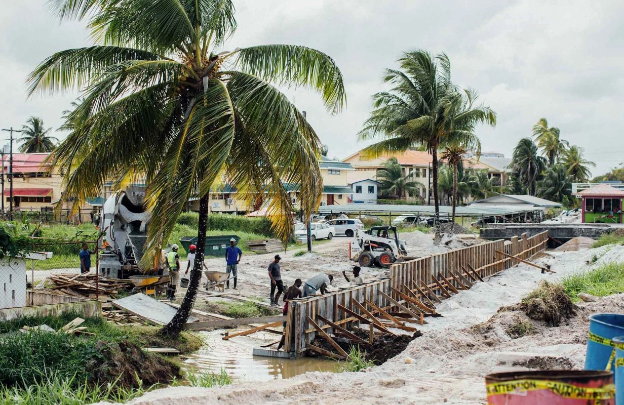 Phát hiện kho báu ‘vàng đen’ đến Trung Quốc cũng phải ‘rén’: Khổng lồ đến nỗi giúp cả một quốc gia thoát nghèo, không cẩn thận sẽ vướng phải ‘lời nguyền dầu mỏ’ - Ảnh 3.