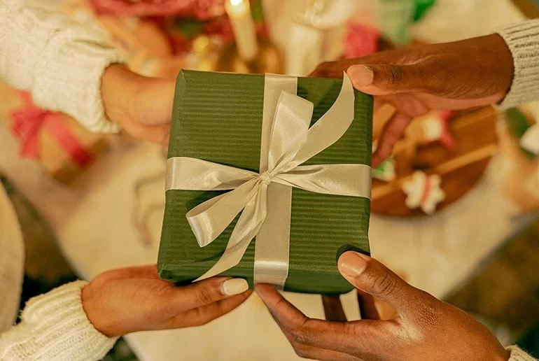 Đạo đối nhân xử thế của ông hoàng kinh doanh Nhật Bản Kazuo Inamori: "Đừng bao giờ tay không tới nhà ai ăn cơm, khi đi phải mang theo quà!” - Ảnh 2.