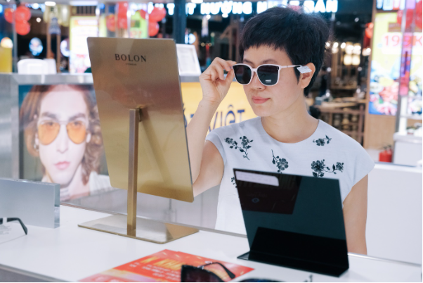 Mắt Việt tưng bừng khai trương cửa hàng flagship đầu tiên tại Hà Nội - Ảnh 1.