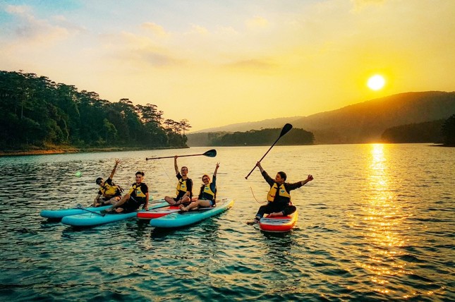 Hồ Tuyền Lâm được công nhận Khu du lịch tiêu biểu châu Á - Thái Bình Dương - Ảnh 2.