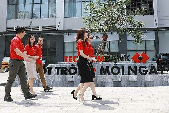 Bình quân mỗi nhân viên Techcombank mang về 936 triệu đồng LNTT trong nửa đầu năm, thu nhập 45 triệu đồng/tháng - Ảnh 1.