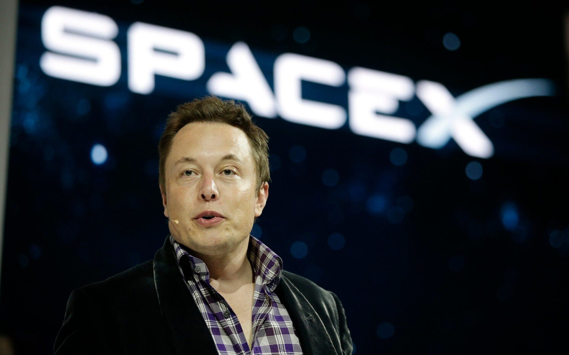 Elon Musk và niềm đam mê bất tận với ‘X’: Đặt tên công ty, con cái, sản phẩm đều phải gắn đến chữ cái yêu thích này - Ảnh 3.