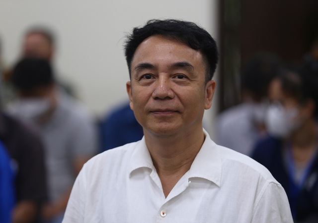 Cựu cục phó quản lý thị trường Trần Hùng lĩnh án 9-10 năm tù - Ảnh 1.