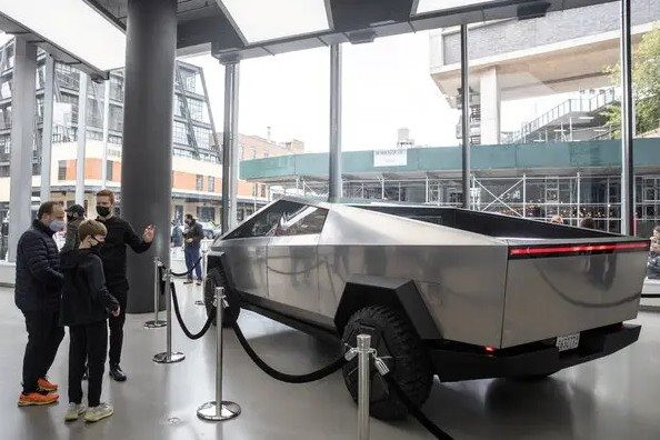 ‘Elon Musk, xe của tôi đâu?’: Hàng triệu khách hàng đặt cọc ô tô Tesla chờ 4 năm mòn mỏi nhưng chẳng thấy đâu - Ảnh 5.