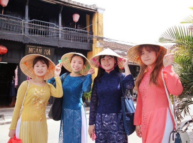 Kỷ lục trên một triệu khách quốc tế đến Việt Nam trong tháng 7 - Ảnh 1.