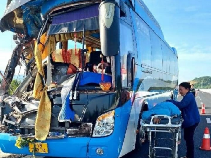 Lại tai nạn trên cao tốc Nha Trang - Cam Lâm, 8 người thương vong - Ảnh 2.
