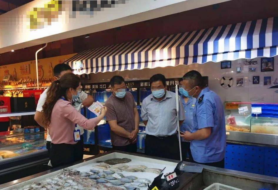 Là chủ cửa hàng hải sản nhưng lại đi mua tôm ở chỗ khác về ăn, người đàn ông nhận bài học nhớ đời vì bị phạt hơn 36 triệu đồng - Ảnh 3. Là chủ cửa hàng hải sản nhưng lại đi mua tôm ở chỗ khác về ăn, người đàn ông nhận bài học nhớ đời vì bị phạt hơn 36 triệu đồng - Ảnh 3.