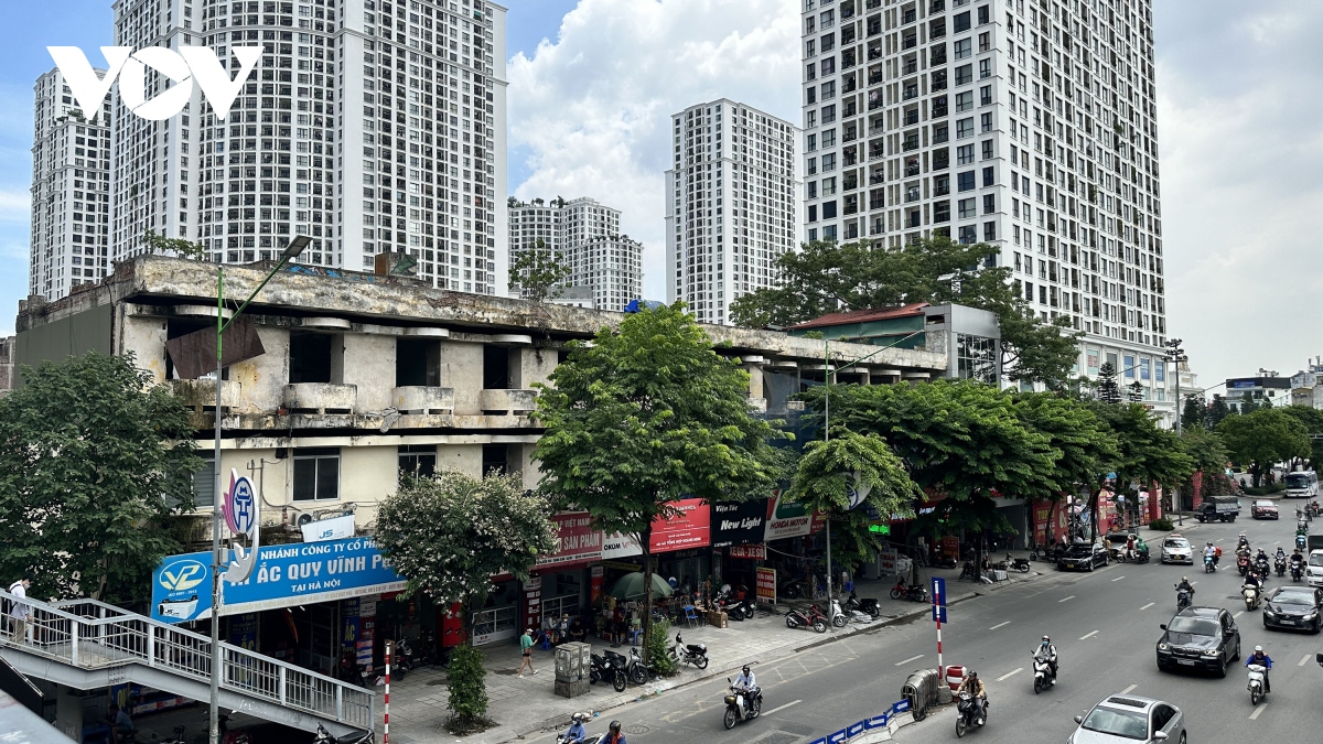 Dự án King Palace trên &quot;đất vàng&quot; ở Hà Nội chậm sổ hồng, ‌để cảnh quan nhếch nhác - Ảnh 3.