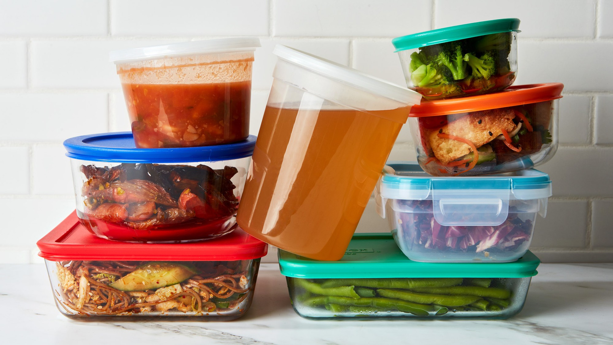 5 lưu ý khi dùng hộp nhựa đựng thức ăn để tránh 'rước' bệnh vào người - Ảnh 2.