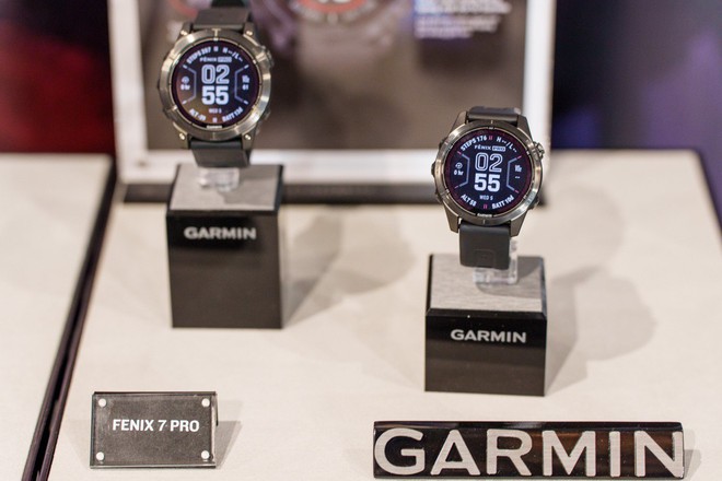Bộ đôi đồng hồ chủ lực mới của Garmin: Lập bản đồ nâng cao, theo dõi sức khoẻ, đèn pin LED, thấu kính sạc năng lượng mặt trời - Ảnh 3.